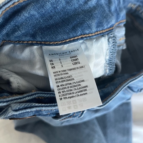 AE high waisted ripped jeans! - Picture 3 of 5